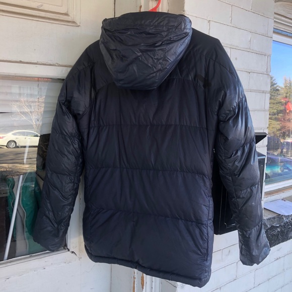 Patagonia Fitz Roy Women’s Down Jacket - Picture 7 of 11